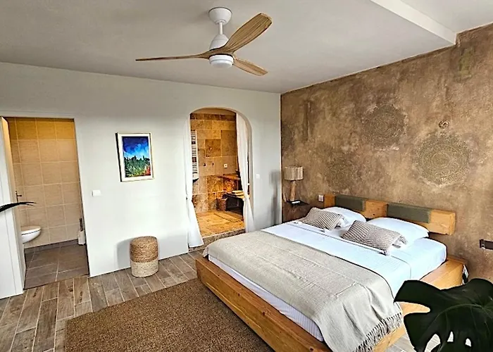 Domaine De Pradaous 3*