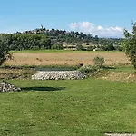Domaine De Pradaous Bed & Breakfast