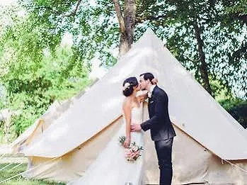 Domaine De Pradaous לינה וארוחת בוקר