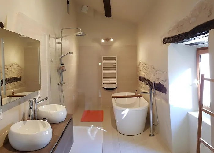 Domaine De Pradaous 3*