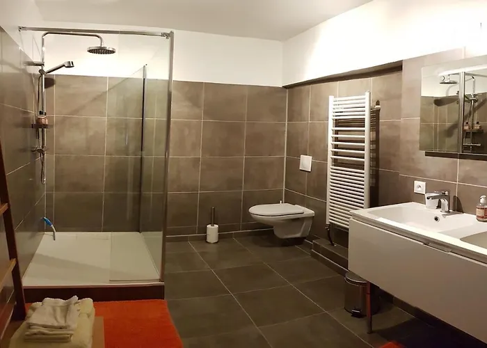 Domaine De Pradaous לינה וארוחת בוקר Reillanne